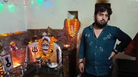 🌺 श्री देवनारायण मंदिर धनेतकलां में जागरण के उपलक्ष्य में भजन संध्या का आयोजन
🎶 माताएं-बहनें, स्त्री-पुरुष और बच्चे सभी भजनों का आनंद लेते नजर आए, वहीं श्रद्धालुओं के लिए प्रसाद भी तैयार किया जा रहा है।
🙏 पूरा माहौल भक्ति और श्रद्धा से हुआ भक्तिमय।
