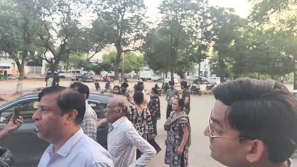 पाली चौक के नज़दीक डम्फर ने स्कूटी सवार को मारा टक्कर... ईलाज के दौरान राजकुमार की हुई मौ त।