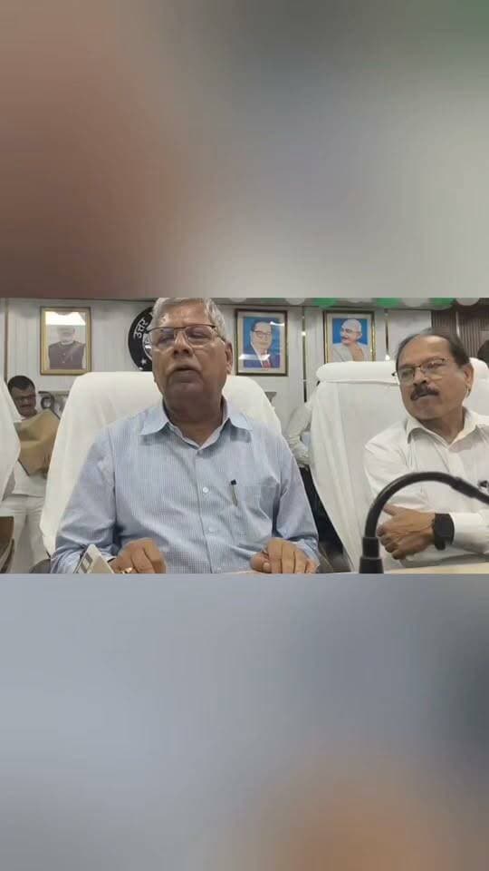 फिरोजाबाद में OBC आरक्षण पर बड़ा बयान: 68% आबादी के हिसाब से मिले आरक्षण!
फिरोजाबाद में त्रिस्तरीय पंचायत चुनाव के लिए OBC आरक्षण का गणित तय करने पहुंचे आयोग के सामने जनप्रतिनिधियों ने अपनी मांग मजबूती से रखी। सुनिए, 68% ग्रामीण आबादी का हवाला देते हुए आरक्षण बढ़ाने की मांग पर क्या कहा गया:
...
.....
#Firozabad #OBCReservation #UPPanchayatElection #UPNews #BreakingNews #FirozabadNews #LatestNews