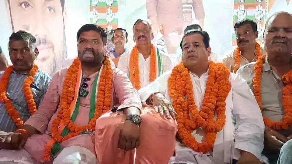 कांग्रेस का डैमेज कंट्रोल
कांग्रेस पार्टी की प्रेस वार्ता किच्छा पहुंचे हिमांशु गाबा, पूर्व जिला अध्यक्ष नारायण सिंह बिष्ट क्या कहा