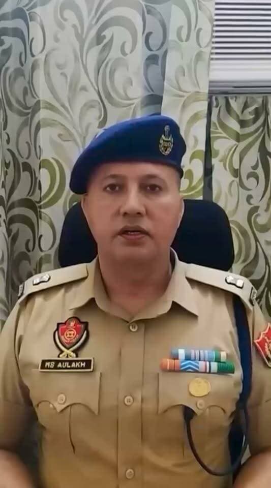 ਥਾਣਾ ਬੀ ਡਵੀਜ਼ਨ ਦੇ ਖੇਤਰ ਵਿੱਚ ਇੱਕ ਨਾ/ਬਾਲਗ ਲੜਕੀ ਨਾਲ ਮਾ/ੜੀ ਹਰ:ਕਤ ਕਰਨ ਵਾਲਾ ਕਾਬੂ, ਇਸ ਬਾਰੇ ਜਾਣਕਾਰੀ ਦਿੰਦੇ ਹੋਏ ਸ੍ਰੀ ਮਨਮੋਹਨ ਸਿੰਘ ਏਡੀਸੀਪੀ ਸੀਟੀ 3, ਅੰਮ੍ਰਿਤਸਰ