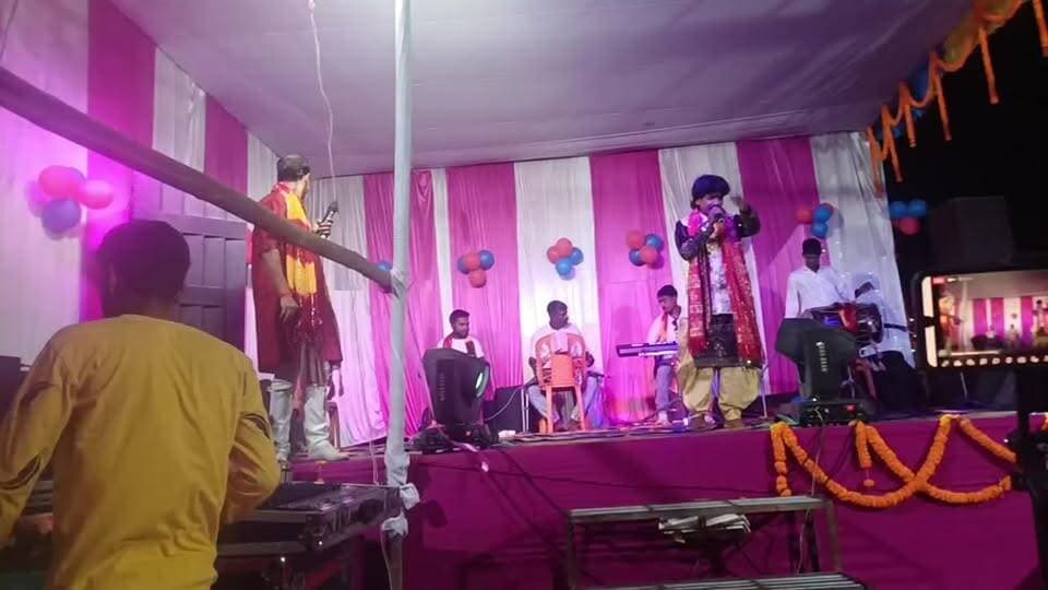 नवयुवक संघ के द्वारा डुमरिया में भक्ति जागरण कार्यक्रम का लाईव...