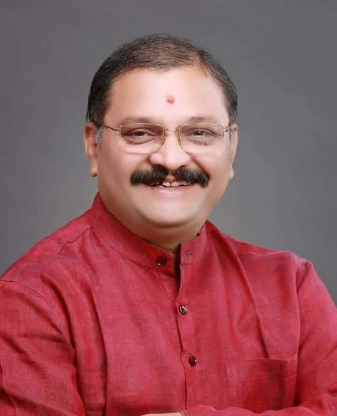 सेवा संकल्प अभियान' के शुभारंभ अवसर पर 17 सितंबर को मोहला मानपुर अम्बागढ़ चौकी जिले में 'आशीर्वाद का दीया' कार्यक्रम आयोजित होगा।
- कार्यक्रम में सांसद श्री संतोष पाण्डेय विशिष्ट अतिथि के रूप में शामिल होंगे।
जनभागीदारी और जनसेवा की भावना के साथ जिलेभर में अभियान के अंतर्गत विभिन्न सेवा, जागरूकता एवं जनभागीदारी गतिविधियां आयोजित की जाएंगी।
<nis:link nis:type=tag nis:id=सेवा_संकल्प_अभियान nis:value=सेवा_संकल्प_अभियान nis:enabled=true nis:link/> <nis:link nis:type=tag nis:id=sevasankalpabhiyan nis:value=SevaSankalpAbhiyan nis:enabled=true nis:link/> <nis:link nis:type=tag nis:id=sevasankalp nis:value=SevaSankalp nis:enabled=true nis:link/> <nis:link nis:type=tag nis:id=janseva nis:value=JanSeva nis:enabled=true nis:link/> <nis:link nis:type=tag nis:id=janbhagidari nis:value=janbhagidari nis:enabled=true nis:link/>
@chhattisgarhcmo
@dpr.chhattisgarh
