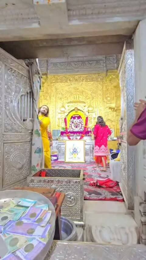 🙏 श्री साँवरिया सेठ रा आज रा लाइव श्रृंगार दर्शन 🙏
श्याम धणी रो मनमोहणो श्रृंगार, दर्शन करजो अर सेठ जी रो आशीर्वाद लेजो ❤️
हलो चित्तौड़गढ़ पर सबसे पहले लाइव दर्शन… फॉलो करनो मत भूलजो।