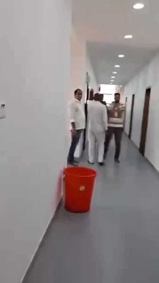कांग्रेस पार्षदो की बाडाबंदी पुलिस की रेड, विद्यायक ने उठाए सवाल राजस्थान का मामला वीडियो वायरल