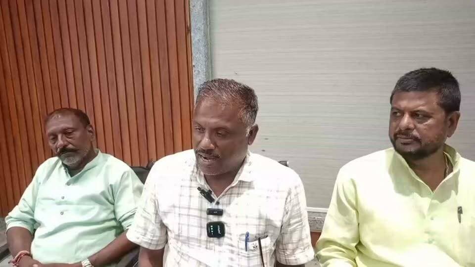 SIR में किसी भी पात्र नागरिक का नाम न छूटे—JMM जिला सचिव गढ़वा मोहम्मद. शरीफ अंसारी; भाजपा विधायक के बयान को बताया “मानसिक दिवालियापन....। झारखंड दृष्टि न्यूज