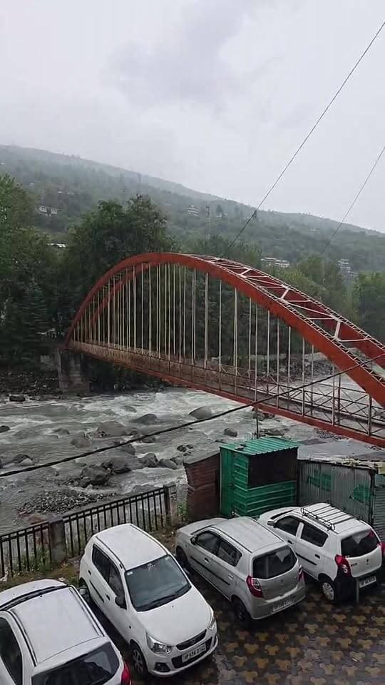 लाइव :- कुल्लू में मौसम ने बदली करवट बारिश हुई शुरू मौसम अपडेट17/09/26