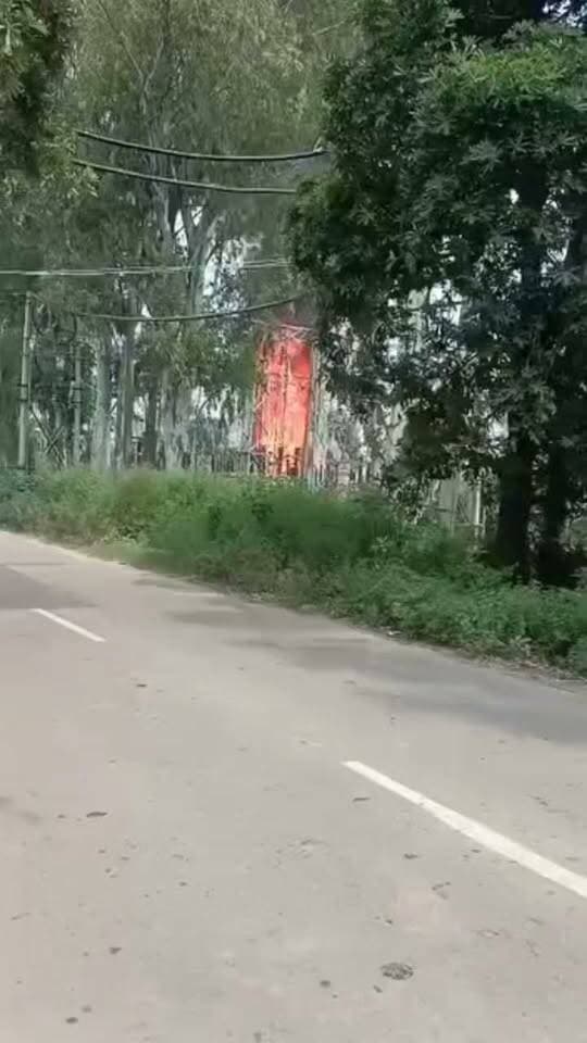 रादौर के बसंतपुरा बिजली पावर हाउस में रखे ट्रांसफार्मर में लगी अज्ञात कारणों से लगी आग
