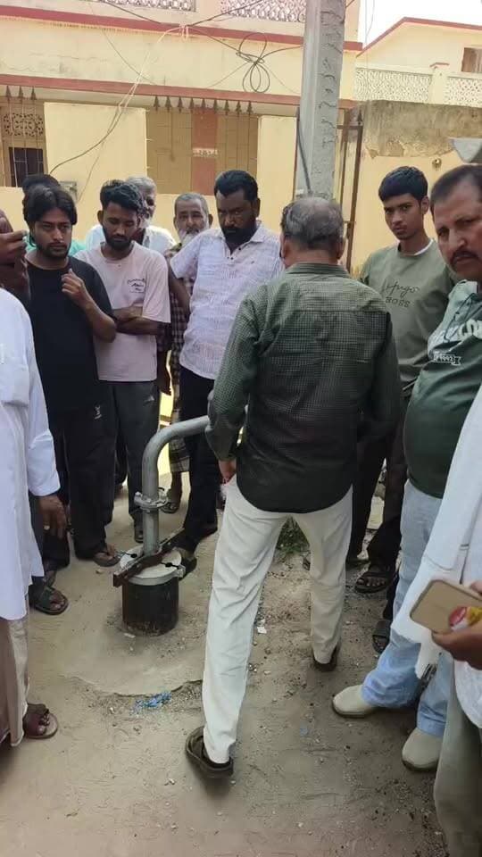 नवलगढ़़: ट्यूबवेल का सर्विस केबल चोरी.... जलदाय विभाग संज्ञान ले....