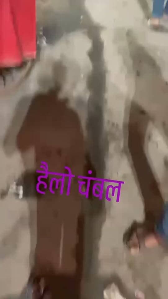 मुरैना जिले का बाहरी लोगों में खौफ, पुराने विवाद पर युवक के साथ मारपीट,वीडियो वायरल।