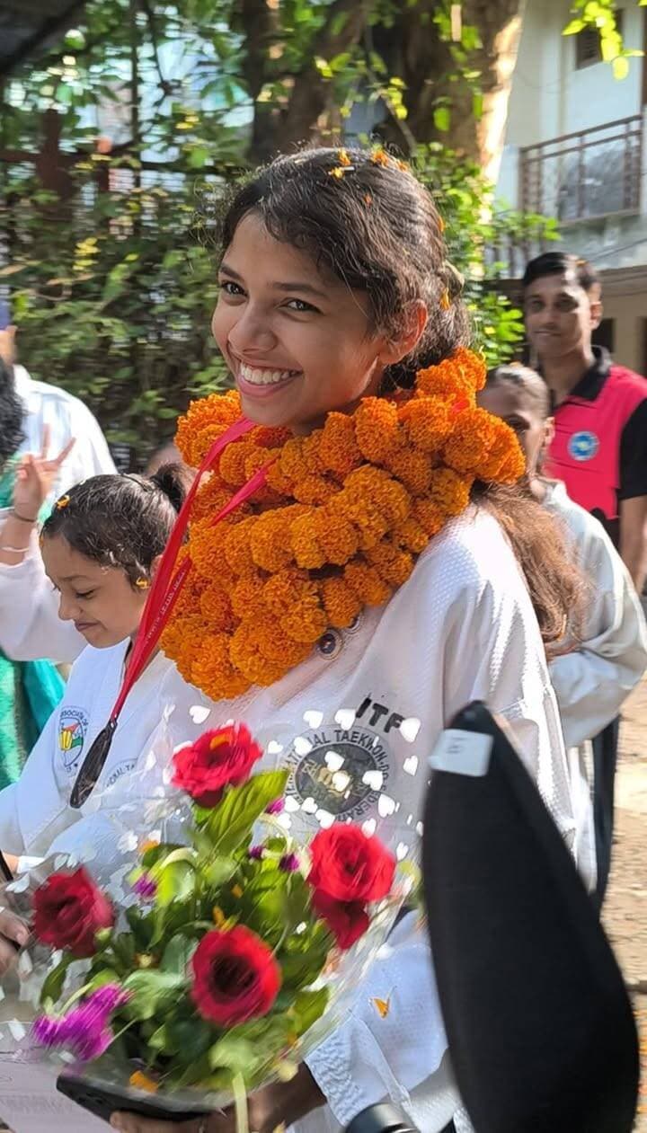 राष्ट्रीय ताइक्वांडो में बक्सर की अनुष्का ने लहराया परचम, 46-49 किलो वर्ग में जीता कांस्य ..
खबर कमेंट बॉक्स में
