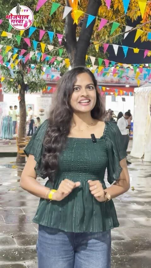 🔥 **भोपाल तैयार हो जाइए… क्योंकि गरबा का सबसे बड़ा उत्सव शुरू हो चुका है!** 🔥
**भोजपाल गरबा महोत्सव 2026** की **गरबा वर्कशॉप आज से शुरू हो गई है!**
इस बार खास बात ये है कि आपको **गुजरात के एक्सपर्ट ट्रेनर्स** द्वारा, **गुजरात की पारंपरिक थीम और स्टाइल** के अनुसार गरबा सिखाया जा रहा है। 💃🕺
और आपकी सुविधा के लिए वर्कशॉप **दो जगहों पर** चल रही है—
📍 **श्री कृष्ण मंदिर, विजय मार्केट, बरखेड़ा, भोपाल**
📍 **गुजराती भवन, 74 बंगला, आनंद विहार स्कूल के सामने, टी.टी. नगर, भोपाल**
लेकिन ध्यान रखिए… **सीटें लिमिटेड हैं!** ⏳
तो देर किस बात की?
**आज ही अपना रजिस्ट्रेशन करवाइए** और बन जाइए भोजपाल गरबा महोत्सव 2026 का हिस्सा!
और सबसे खास बात…
गरबा के साथ-साथ **हर रोज़ शानदार इनाम जीतने का मौका!** 🎁
जिसमें शामिल हैं—
📱 मोबाइल फोन
📺 LCD TV
🧳 ट्रॉली बैग
🎧 ब्लूटूथ ईयरफोन
🎶 नेकबैंड
💛 गोल्ड ईयररिंग्स
💍 गोल्ड रिंग
यानी **गरबा भी… मस्ती भी… और हर दिन शानदार इनाम जीतने का मौका भी!** 🔥
तो जल्दी कीजिए, क्यो�