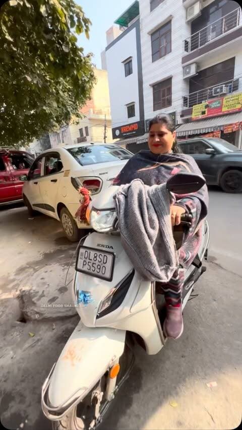 Aunty ki Guru Ji ki Rasoi
#delhifood #streetfood #foodreels #delhistreetfood #indianfood