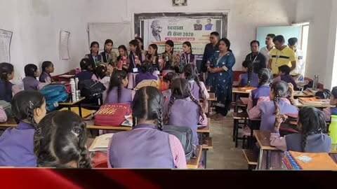 स्वच्छता ही सेवा अभियान के तहत मोहन बड़ोदिया के कन्या शाला में बालिकाओं को दिलाई स्वच्छता की शपथ