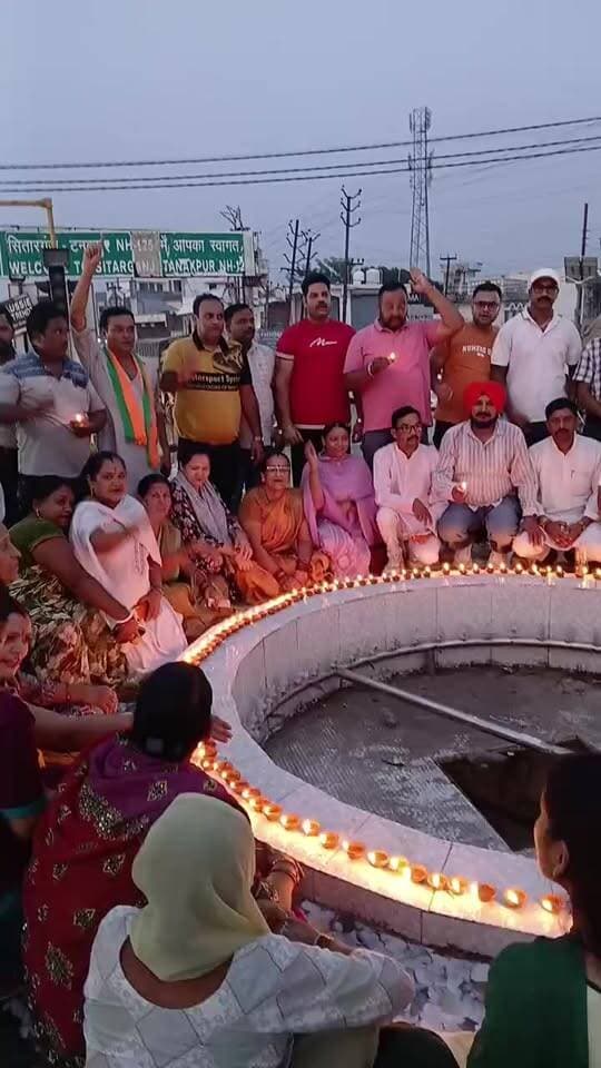 #सितारगंज में #प्रधानमंत्री #नरेंद्र_मोदी के जन्मदिन पर भाजपा #पदाधिकारियों एवं #कार्यकर्ताओं ने #दीप_प्रज्वलित कर उनकी #दीर्घायु के लिए #कामना की।
#Bjputtarakhand
#Bjpsitarganj