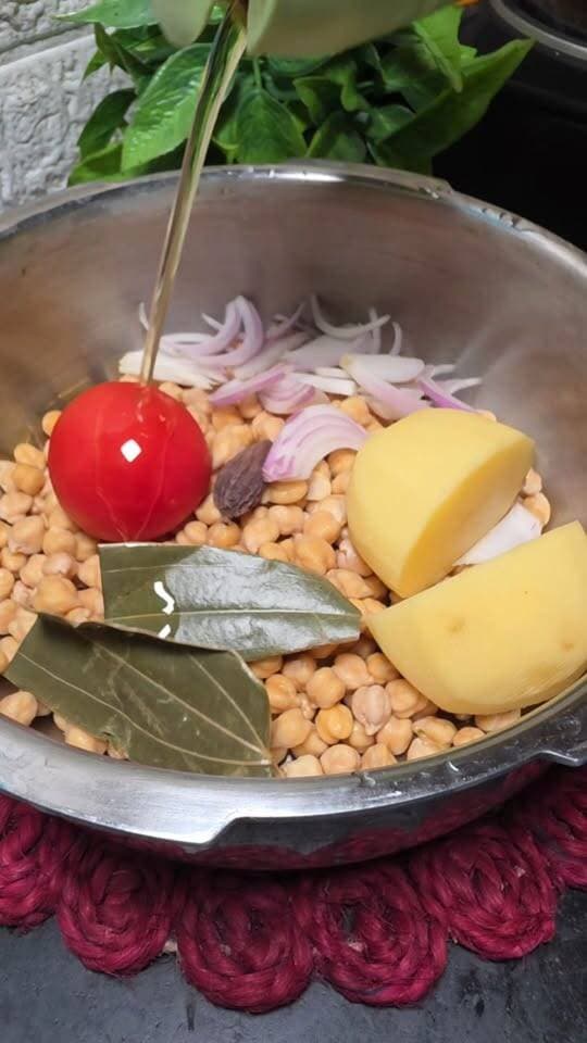 ধাবা স্টাইল এইভাবে চানা মশলা বানালে আর কেউ বাইরে খেতে যেতেই চাইবে না ।।।