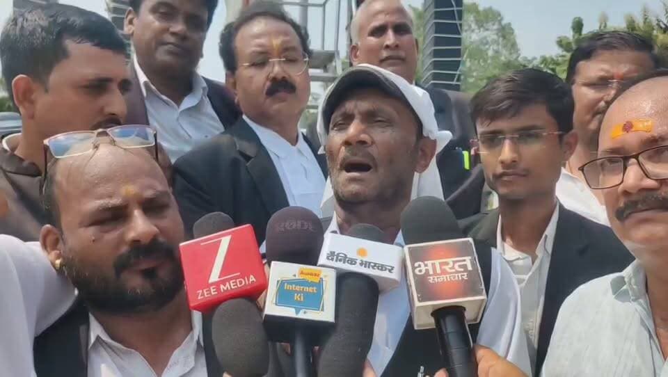 गोंडा में वकीलों का अगला निशाना बिजली दफ्तर