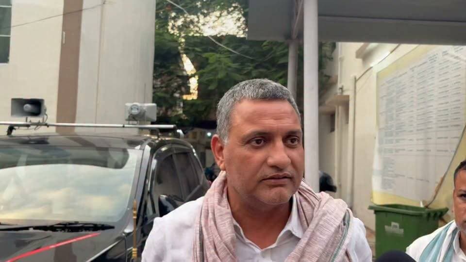 UPI पेमेंट पर चार्ज को लेकर सासाराम में राजद सांसद सुधाकर सिंह ने पीएम मोदी को घेरा, जन्मदिन पर भी की टिप्पणी
#rohtasdistrict #sudhakarsingh