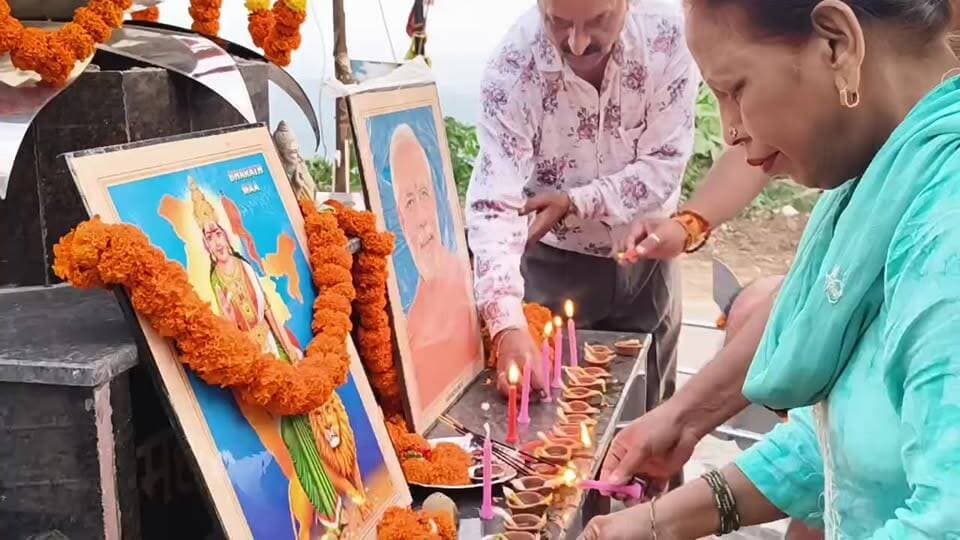 Live नाहन: प्रधानमंत्री नरेंद्र मोदी के जन्मदिवस पर वाल्मीकि सभा का विशेष आयोजन, दीप जलाकर दी शुभकामनाएं*