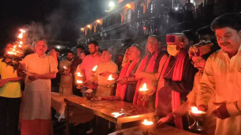 जय मां यमुना
मां यमुना की आरती में शामिल हुए पूर्व सीएम जयराम ठाकुर