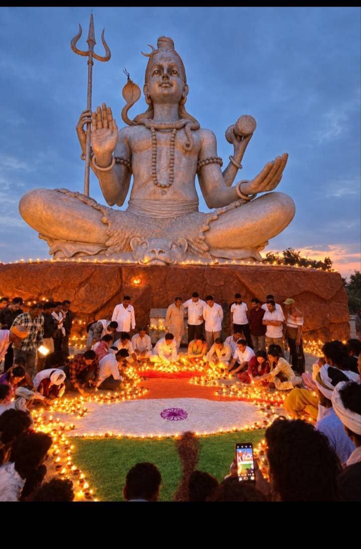 सेवा संकल्प अभियान अंतर्गत जतारा विधायक श्री Hari Shankar Khatik के मुख्य आतिथ्य में मातृ धाम छिपरी में आशीर्वाद का दिया समारोह के तहत दीप प्रज्वलन तथा दीपदान कार्यक्रम आयोजित किया गया।
#SevaSankalpAbhiyan
#सेवा_संकल्प_अभियान
#AshirwadKaDiya
#JansamparkMP
#tikamgarh