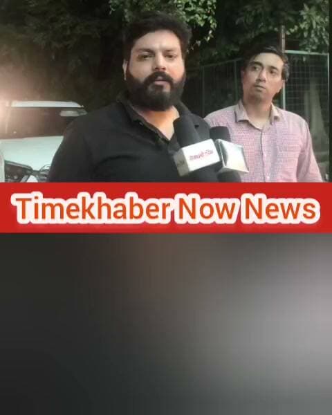 गुरुग्राम के डूंडाहेडा और उद्योग विहार में शाम होते ही शराब के ठेके के बाहर खुले मे टकराने लगते हैं जाम पर जाम। किसकी सह पर खुले में पिलाई जाती है उद्योग विहार में शराब के ठेके के बाहर शराब। #gurgaon #police #wineshop #viralvideoシ
