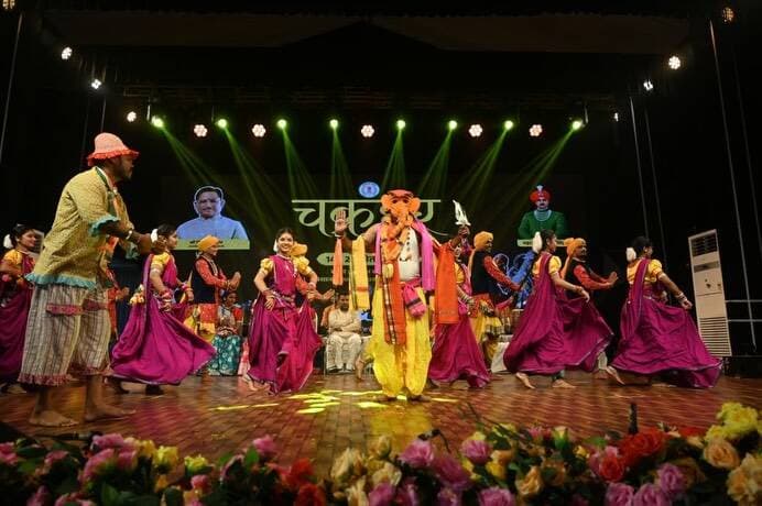 41 वे चक्रधर समारोह में कल कि हमारी प्रस्तुति
बहुत बहुत धन्यवाद माननीय मुख्यमंत्री श्री विष्णु देव साय जी माननीय संस्कृति मंत्री श्री राजेश अग्रवाल जी एवं जिला प्रशासन रायगढ़