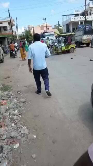 इटारसी में इलेक्ट्रिक सवारी ऑटो पलटा,यात्री घायल,इलाज जारी #highlights #followers #followback