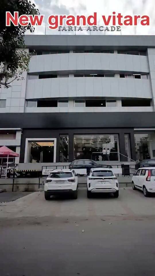 मेरे भईया के मेहनत रंग लाई और विश्वकर्मा भगवान से कृपा से है नई Grand Vitara घर आई।है . 🚘🙏
भाई, तुम्हारी इस नई उपलब्धि पर बहुत गर्व है। भगवान विश्वकर्मा जी की कृपा से तुम्हारी जिंदगी में ऐसे ही तरक्की की नई राहें खुलती रहें।
#ProudBrother #GrandVitara #NewMemberInFamily #VishwakarmaJayanti