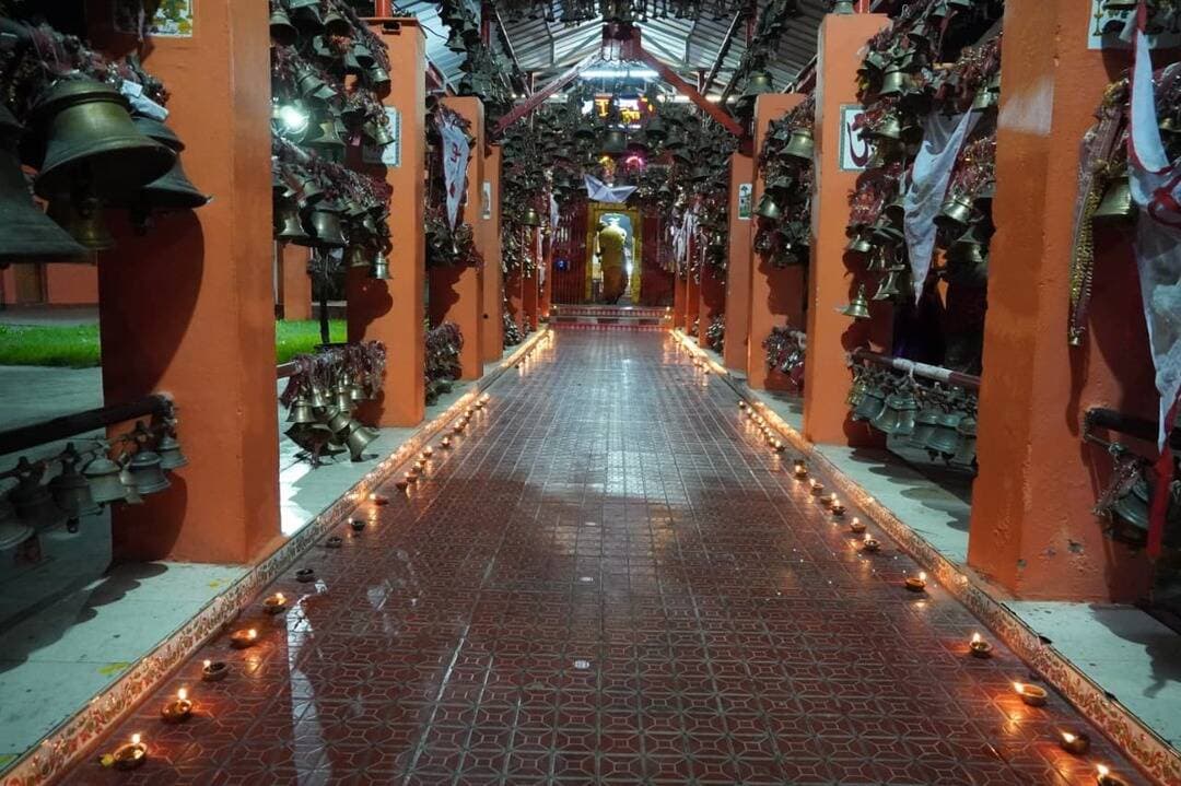 चम्पावत के गोरल मंदिर में आशीर्वाद का दीया कार्यक्रम...