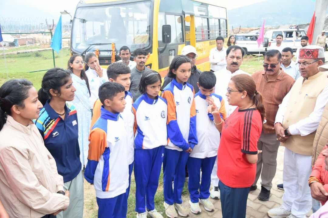 खेल मंत्री रेखा आर्या ने किया लोहाघाट महिला स्पोर्ट्स कॉलेज का निरीक्षण https://champawatkhabar.com/sports-minister-rekha-arya-inspected-lohaghat-womens-sports-college/