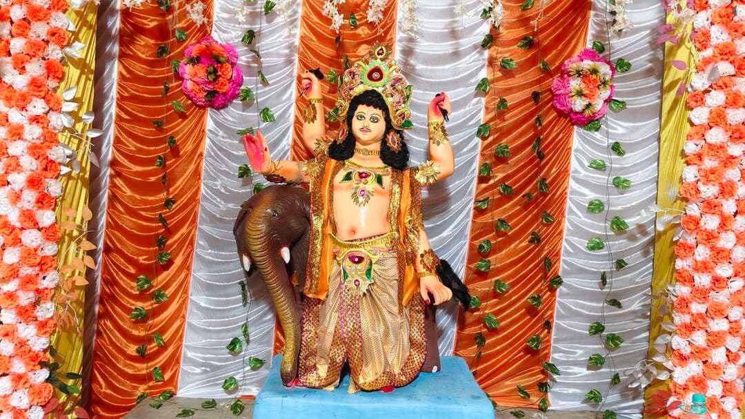বিশ্বকর্মা পূজো উপলক্ষে "গেরুয়া, সাদা" আলোয় সেজে উঠেছে মিনাখা "BDO" অফিস।_
#Minakhan #BDO_OFFICE #NEWS #AkhonBangla মিনাখাঁ বিধানসভা বিজেপি BJP Minakhan BJP Basirhat Rudrendra Patra Ajoy Das