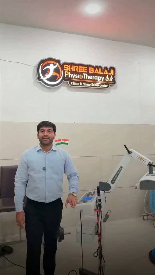 ✨ दर्द से राहत की दिशा में एक एडवांस्ड कदम! 💙
अब भीलवाड़ा में Laser Therapy उपलब्ध है। घुटने, कंधे, गर्दन-कमर, जोड़ों व मांसपेशियों के दर्द, TMJ और Sports Injuries जैसी समस्याओं में फिजियोथेरेपी के साथ लेजर थेरेपी का उपयोग किया जा रहा है।
📍 Shree Balaji Physiotherapy, आजाद नगर, भीलवाड़ा
📞 98870-87307 | 95882-93493
Less Pain. Better Movement. Better Life. ✨
#LaserTherapy #Physiotherapy #Bhilwara #PainRelief #KneePain BackPain SportsInjury ShreeBalajiPhysiotherapy