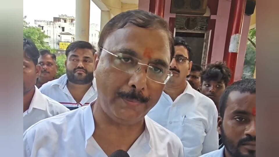 तमसा तट पर सैकड़ों दीपों से जगमगाया एकलव्य घाट, सेवा संकल्प अभियान में उमड़ा उत्साह, प्रधानमंत्री नरेंद्र मोदी के जन्मदिन और 25 वर्षों के सेवा काल के उपलक्ष्य में और विश्वकर्मा जयंती पर आयोजित हुआ कार्यक्रम
https://abckhabar.in/?p=8375