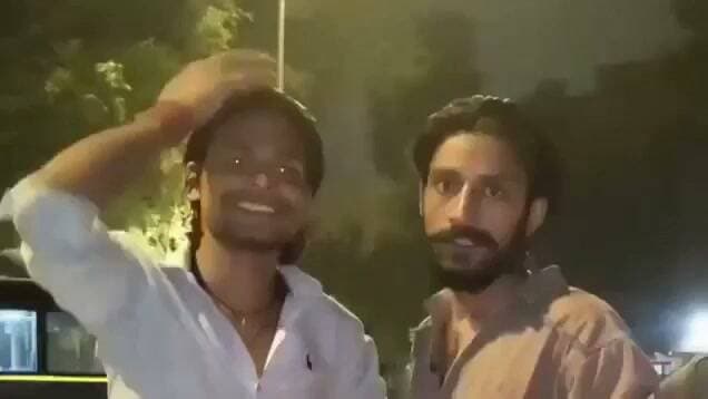 शेर छूट के आ गया, न्यायपालिका जूती के नोक पर न्यायालय द्वारा जारी फरमान न्यायधीश के मानसिकता को कुचलते हुए। शेर ने ऐलान कर दिया। जिओ शेर।