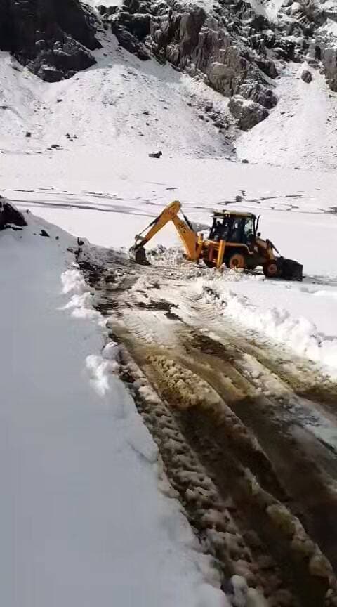 चंबा के साचपास में इस सीजन की पहली बर्फबारी
#viralvideo