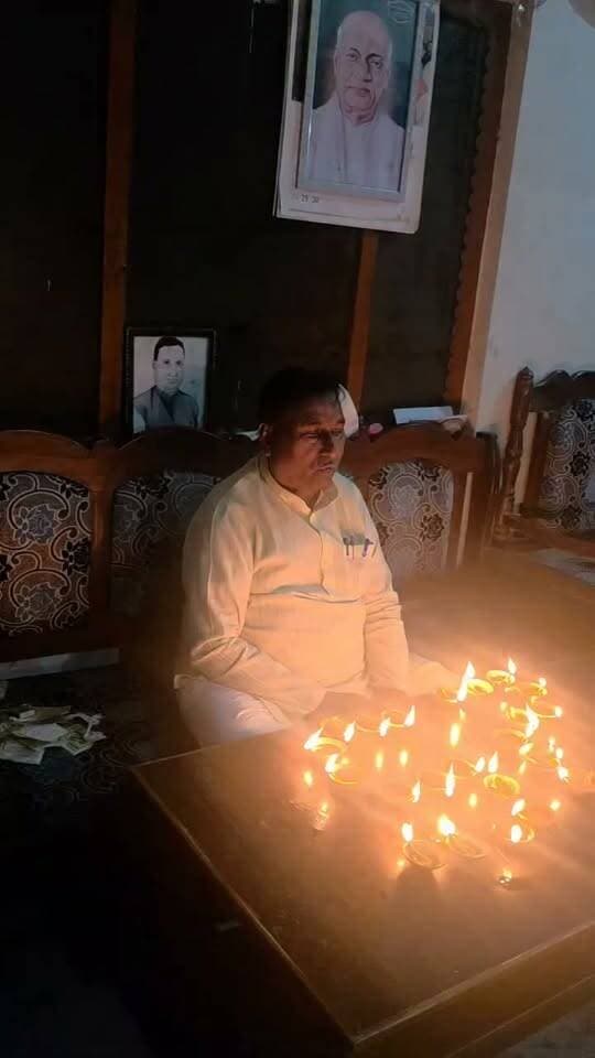 प्रधानमंत्री नरेंद्र मोदी के जन्मदिन के अवसर पर रुद्रपुर विधायक ने जलाए दीप की दीर्घायु की कामना