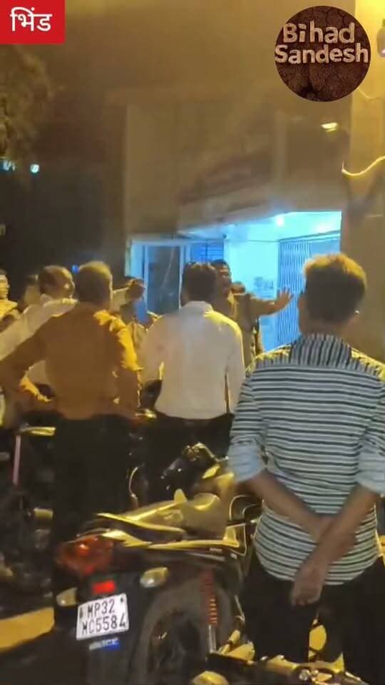 भिंड में वकील को लेकर देहात थाने में अभिभाषक संघ अध्यक्ष विनीत मिश्रा और पुलिस के बीच हुआ ऐसा ,,