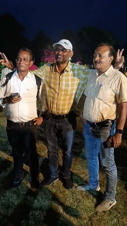 तीन दीवाने शहर में