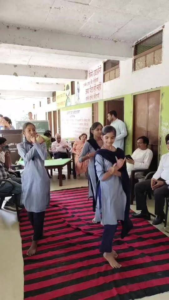 धौलगढ़ स्कूल से #live प्रोग्राम में बच्चे प्रतिभा दिखाते हुए Ram Kumar Kashyap - MLA Indri