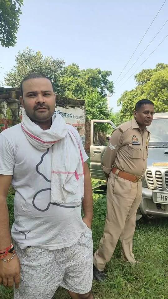 लावारिस स्कॉर्पियो #उतरौली शराब भट्टी से पहले से नगसर रोड पे #GhazipurNews
