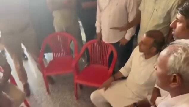 नागौर के कुचेरा को पुलिस ने किया छावनी में तब्दील
कांग्रेस पार्षद निम्बाराम व उनकी पत्नी के लापता होने की साले ने दी थी पुलिस को शिकायत
पुलिस का जाब्ता पहुँचा कांग्रेस पार्षदों की बाड़ेबंदी में
पार्षदों ने पुलिस को नहीं करने दिया होटल में प्रवेश