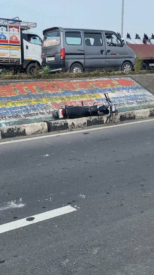 कुशारी के पास सड़क दुर्घटना 04 घायल