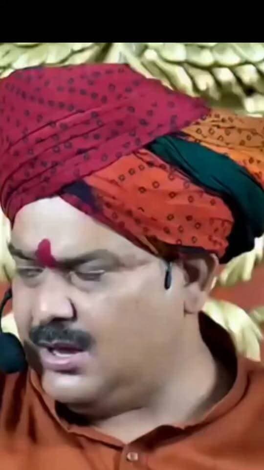 🔥 शक्तियों की जंग में पंडोखर धाम के प्रमुख गुरुशरण महाराज का खुला चैलेंज!
धार्मिक मंच पर बढ़ती बयानबाजी के बीच पंडोखर धाम के प्रमुख गुरुशरण महाराज ने खुला चैलेंज देते हुए कहा—अब बात दावों से आगे बढ़कर परीक्षा की होनी चाहिए।
महाराज के इस बयान के बाद संत समाज और सोशल मीडिया में चर्चाओं का दौर तेज हो गया है। आखिर यह चुनौती किसे दी गई है और इसके पीछे पूरा मामला क्या है?
📌 देखिए पूरी खबर और जानिए क्या है गुरुशरण महाराज का खुला चैलेंज...
#BreakingNews
#MPNews #MP #bundelkhand