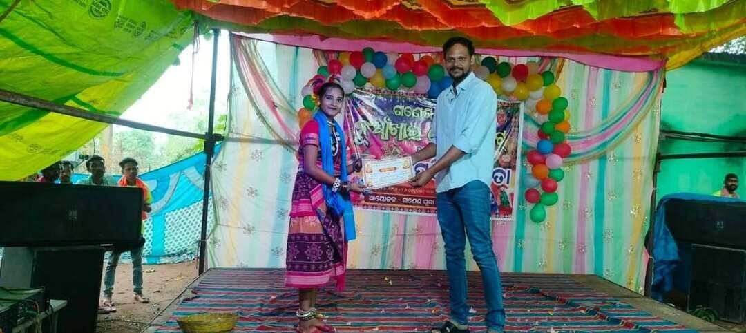 ବୋଡ଼ାସମ୍ବର ଗ୍ରାମରେ ନୁଆଁଖାଇ ଭେଟଘାଟ