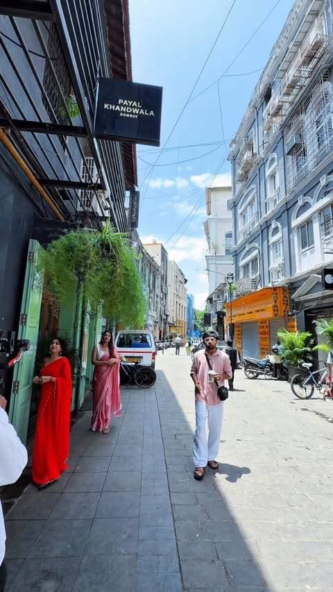 Comment “Mumbai” for the location ❤️
.
Follow @dreaming_world_07
.
Mumbai, Kala ghoda , Mumbai travel , travel itinerary, travel blogger, Mumbai off beat, Mumbai travel places, Mumbai Kala ghoda location, London travel in Mumbai, Jodhpur travel blogger, Rajasthan travel blogger, Rajasthan