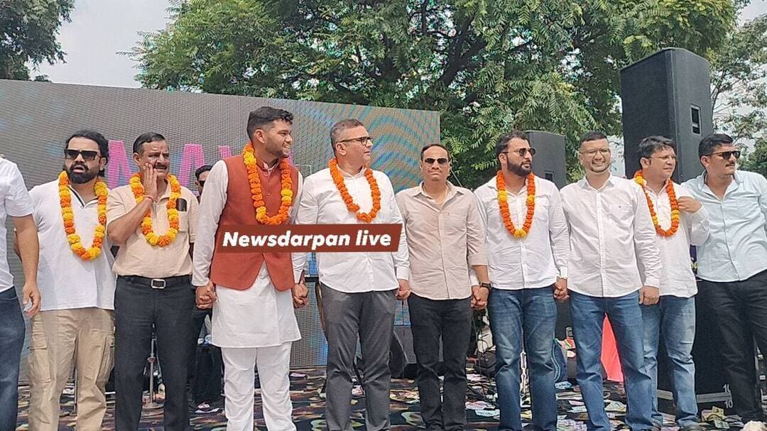 मेहुल साह के समर्थन में झूमा एमबीपीजी, विधायक सुमित हृदयेश के साथ छात्रों ने लगाए जीत के सुर।
#mehulsah #election2026 #mbpgelection #haldwanidiaries #sumithridesh #haldwaninewstoday