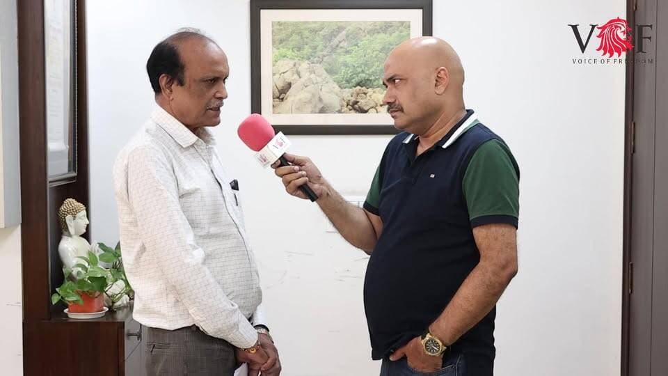 कैंसर पीड़ित वृद्ध महिला को अदालत के आदेश के बावजूद उसके अपने घर में घुसने नहीं दे रहे कनिष्का टावर के RWA वाले...
#ElderlyWoman
#cancerpatients
#CourtOrder
#voiceoffaridabad
#Voiceoffreedom