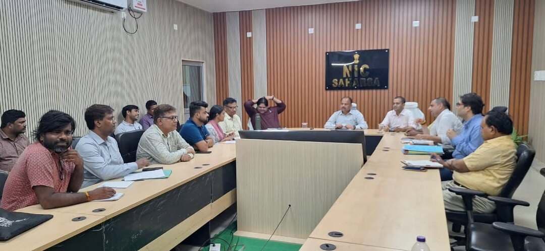 जिला अंतर्गत होने वाले विभिन्न महोत्सव की तैयारियों के संबंध में समीक्षा बैठक।