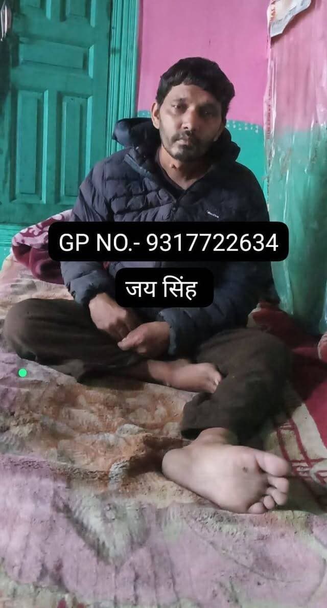 सहायता की अपील
जय सिंह सपुत्र जगत राम
गांव-सलपट, ग्राम पंचायत- उदयपुर, तहसील-उदयपुर, जिला लाहौल स्पीति से सम्बन्ध रखते है l
सात महीने पहले जय सिंह को पैरालाईज का अटेक पड़ा जिस कारण इनका पूरा शरीर पैरालाईज हो चुका है यह अपने सहारे बिलकुल भी हिल डुल नहीं पाते और किसी तरह का काम भी नहीं कर सकते
इनकी आर्थिक स्थिति बहुत ही ख़राब है l घर पर इनके इलावा कोई अन्य कमाने वाला भी नहीं है l
यह अपना इलाज जाहु से करवा रहे है l
इलाज करवाते करवाते इनकी आर्थिक सतिथि बहुत ही ख़राब हो चुकी है और अब यह अपना इलाज करवाने में भी असमर्थ है lइन्होंने जनता से विनम्र आग्रह किया है कि इलाज करवाने मे इनकी सहायता करे कोई भी एक व्यक्ति इतनी राशि देने मे सक्षम नहीं होता lअतः लाहौल स्पीति के सभी दानी सज्जनों से अनुरोध है कि अपनी अपनी क्षमता अनुसार भाई जय सिंह जी को उनके इलाज के लिए सहायता राशि प्रदान करे lआपका एक छोटा सा कदम किसी को एक नई जिंदगी दें सकती है l
धन्यवाद 🙏🙏🙏
सभी दानी सज्जन सहायता राशि जय सिंह के
GP NO.-9317722634 पर डाल सकते है जो कि इनके फोटो पर भी अंकित है l
या फिर सकेनर के द्वारा जो कि इनके फोटो के साथ है lया फिर सीधे उनके बैंक खाते मे डाल सकते है जो कि इनके फोटो के साथ है lसभी दानी सज्जन जो सहायता राशि डाल रहे हो तो सहायता राशि डालते समय जय सिंह नाम जरूर चेक कर ले ताकि आपकी सहायता राशि किसी गलत हाथों मे न जाये l